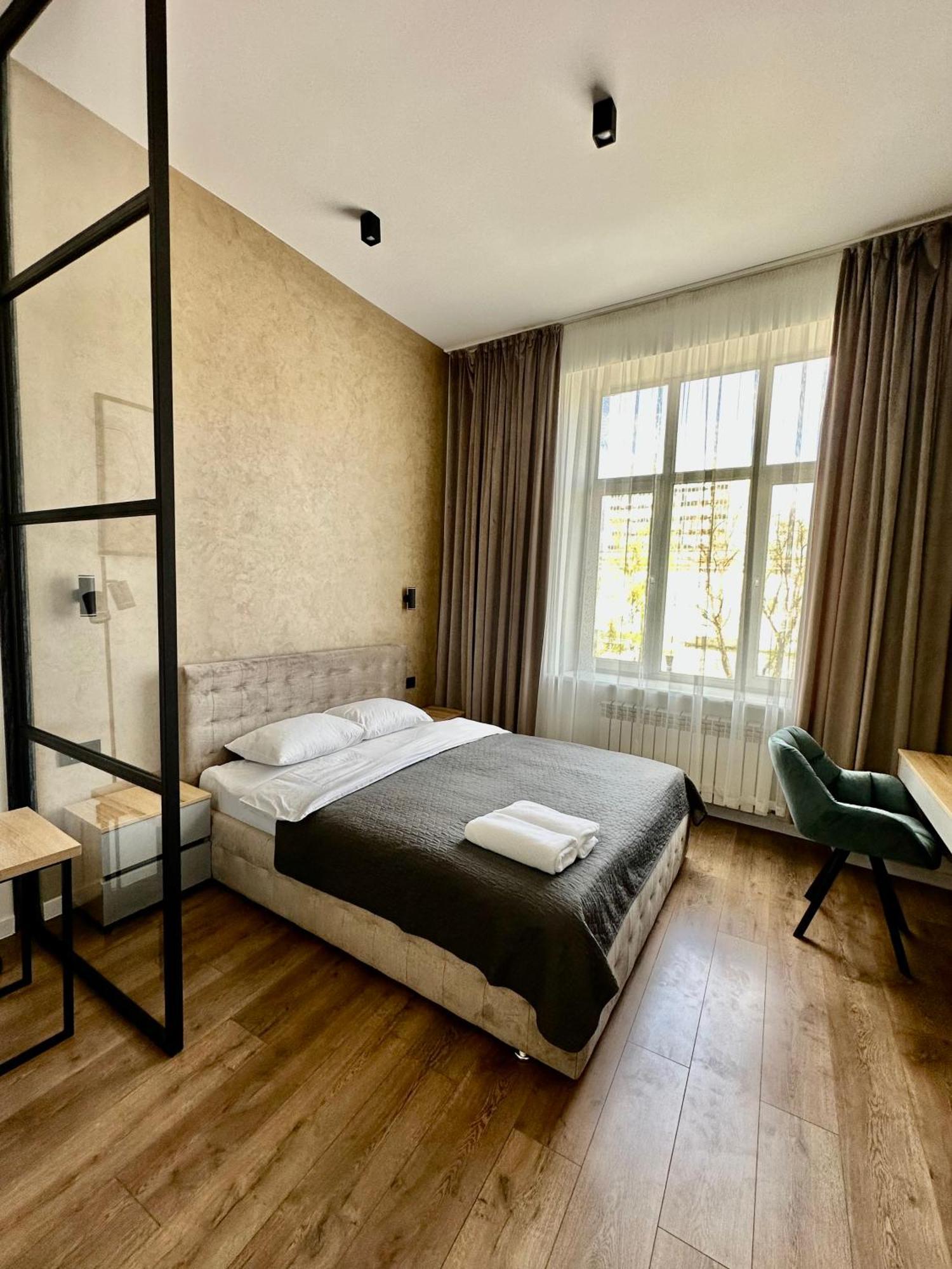 Romantic Apartments - In The Center Of Lviv , King-Size Bed Exteriér fotografie