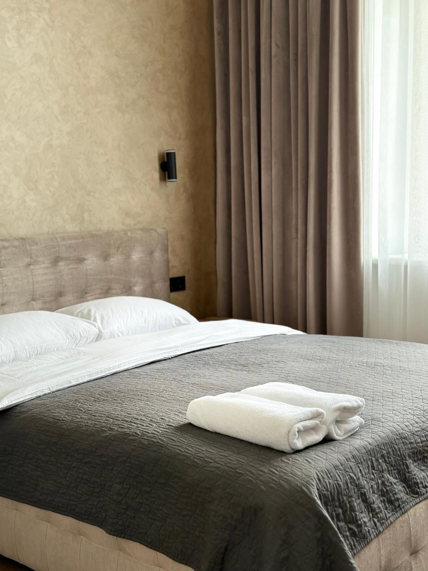Romantic Apartments - In The Center Of Lviv , King-Size Bed Exteriér fotografie