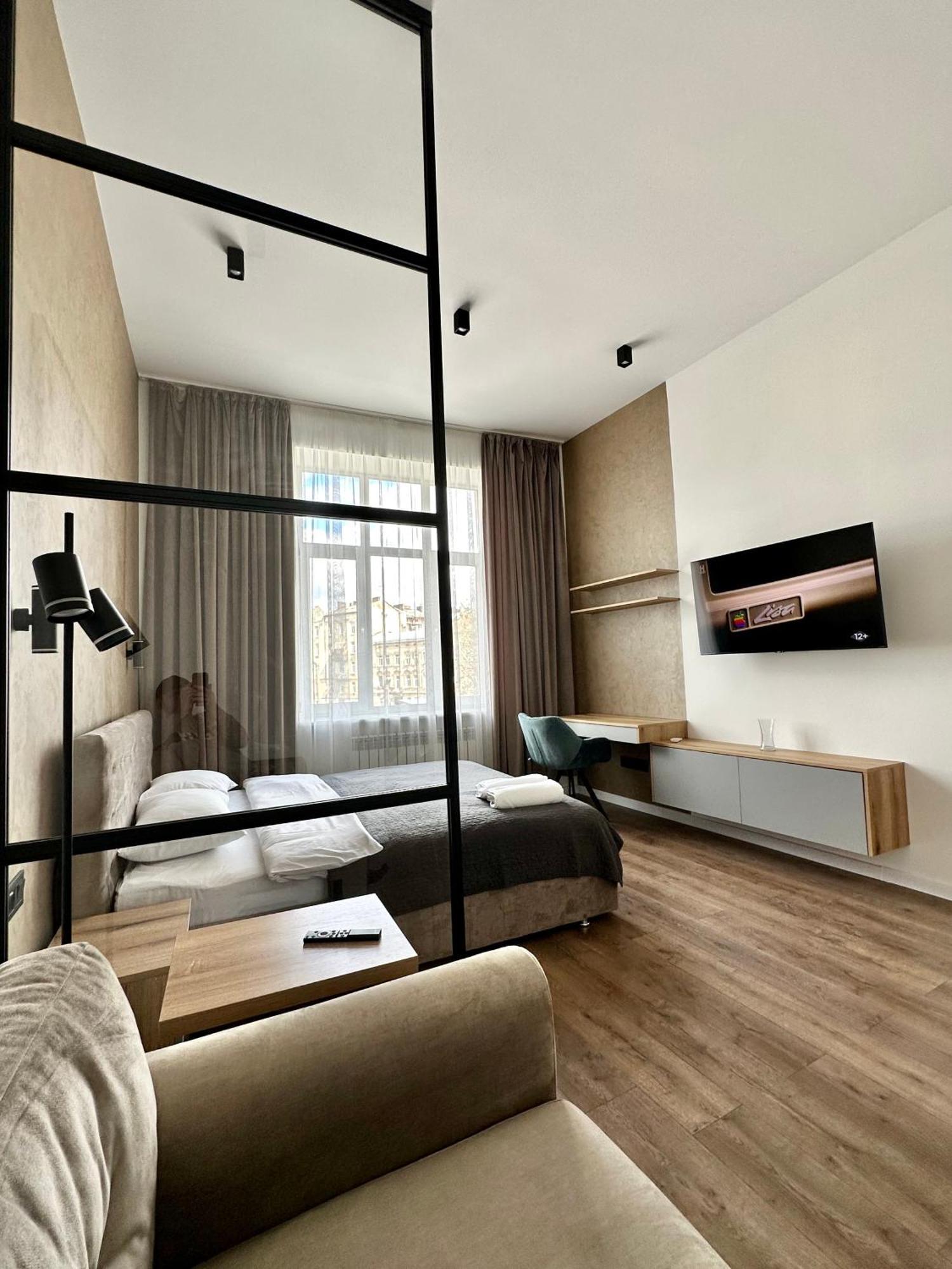Romantic Apartments - In The Center Of Lviv , King-Size Bed Exteriér fotografie