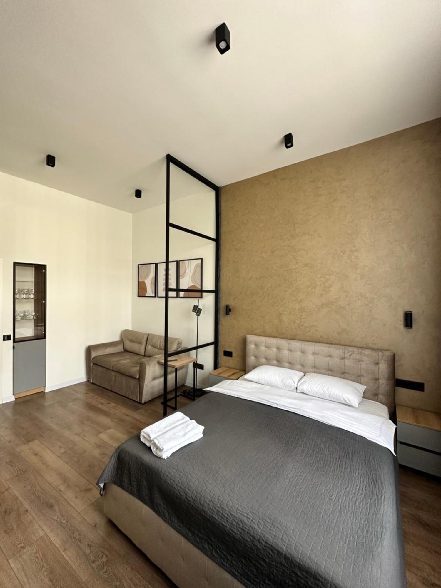 Romantic Apartments - In The Center Of Lviv , King-Size Bed Exteriér fotografie